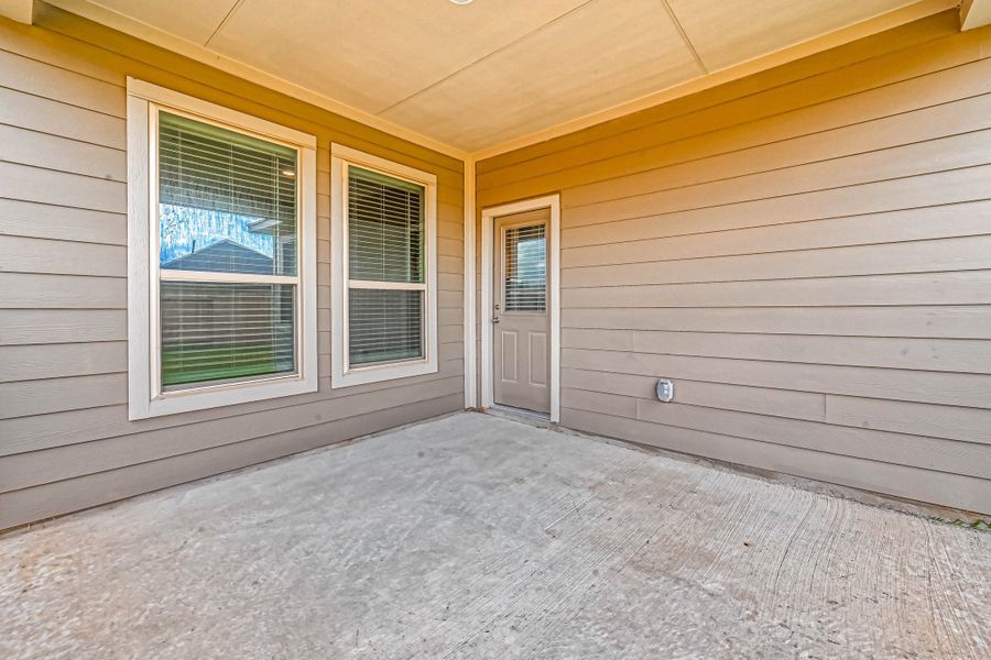 Representative exterior details of a home built from the Floor Plan 2340 by Colina Homes in Grand Magnolia, Magnolia (Image 25). Representative exterior details of a home built from the Floor Plan 2340 by Colina Homes in Grand Magnolia, Magnolia (Image 25).
