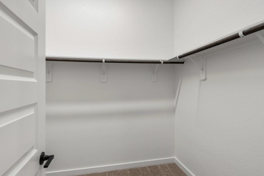 Spacious, unfurnished interior of a new home in Lariat, Liberty Hill (Image 32).