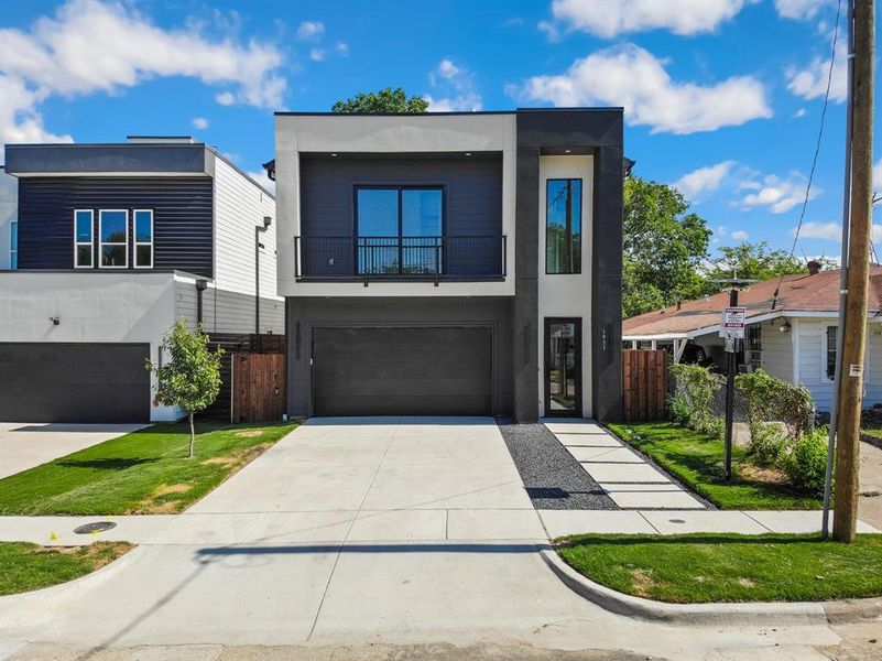 Front exterior of a new home in , Dallas, TX, highlighting curb appeal (Image 1). Front exterior of a new home in , Dallas, TX, highlighting curb appeal (Image 1).
