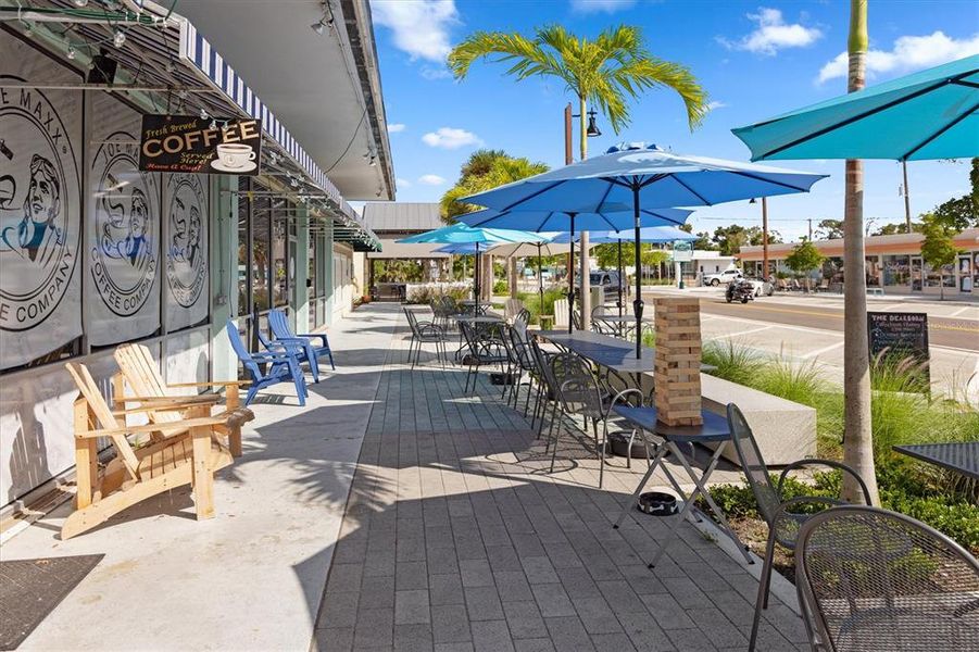 Community amenities in , Port Charlotte (Image 40).