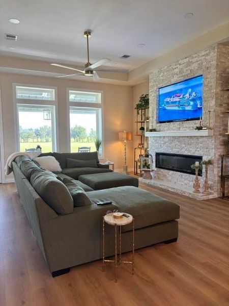 Furnished interior view inside a new home in , El Campo (Image 5).