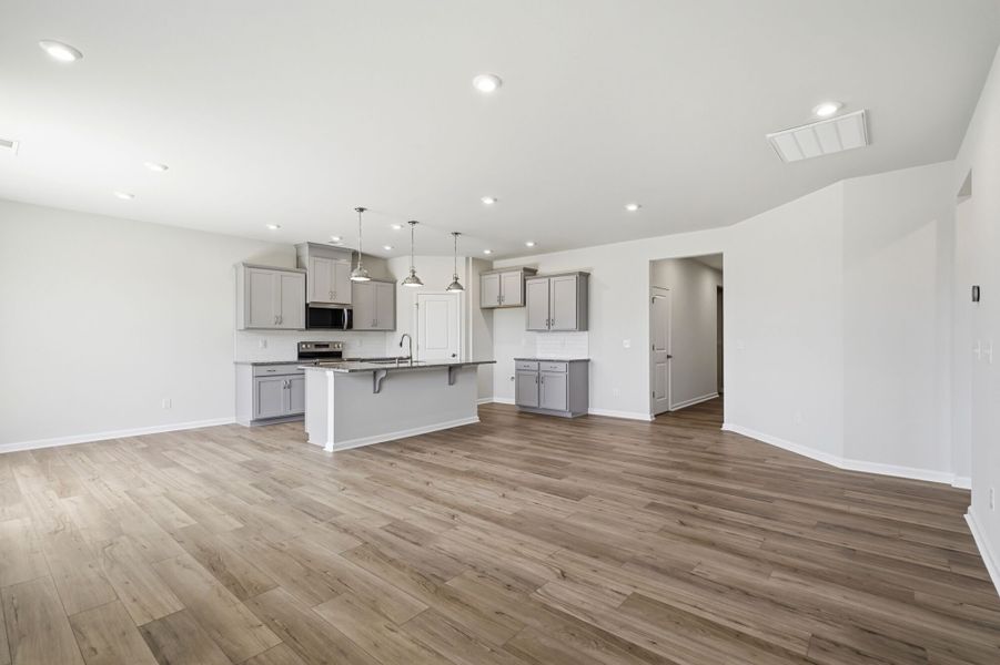 Spacious, unfurnished interior of a new home in Westfall, Gastonia (Image 10).