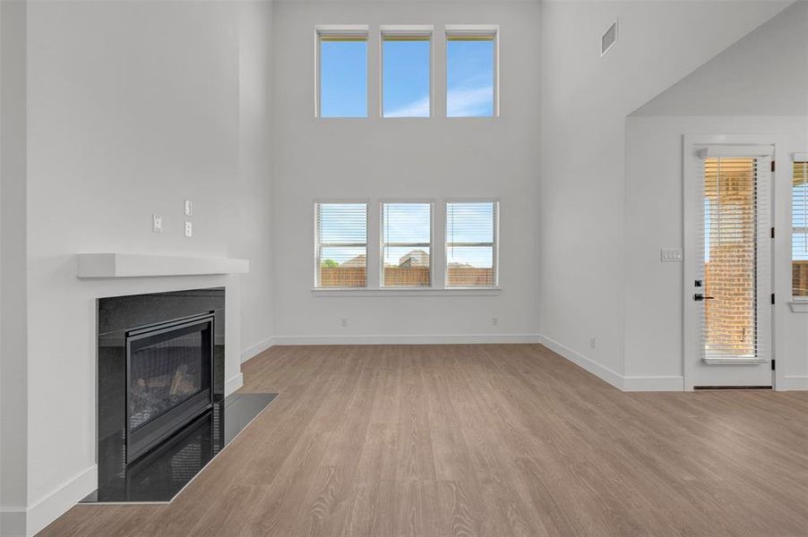 Spacious, unfurnished interior of a new home in Timberbrook, Justin (Image 16).
