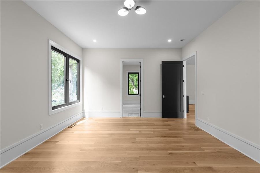 Spacious, unfurnished interior of a new home in , Atlanta (Image 28). Spacious, unfurnished interior of a new home in , Atlanta (Image 28).