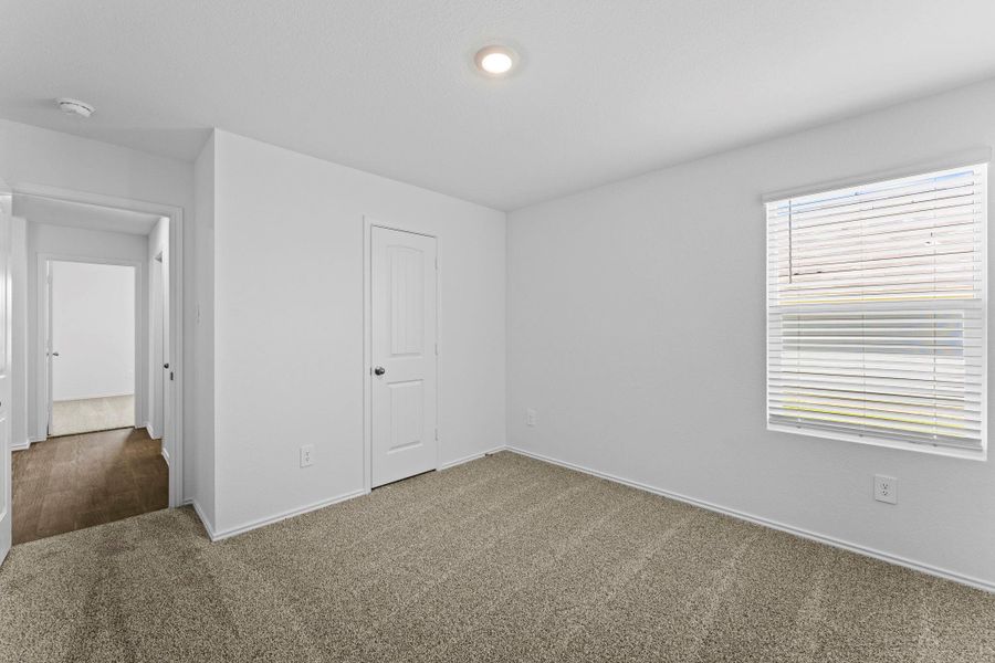 Spacious, unfurnished interior of a new home in Watermill, Uhland (Image 24). Spacious, unfurnished interior of a new home in Watermill, Uhland (Image 24).