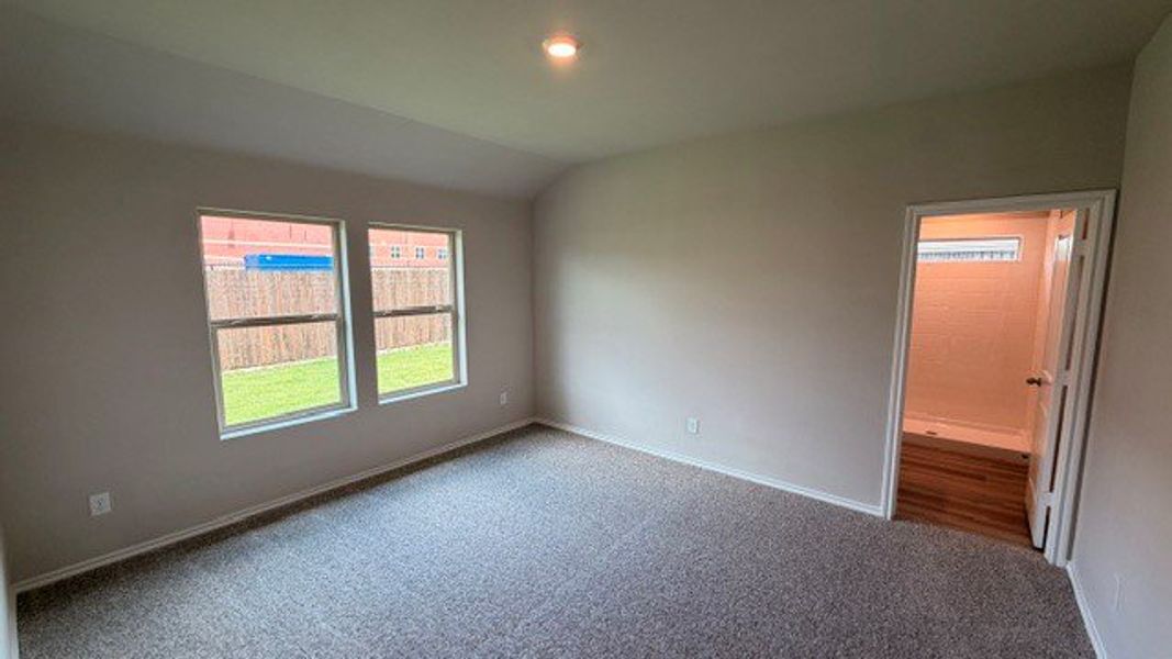 Spacious, unfurnished interior of a new home in Sandy Beach, Azle (Image 22).