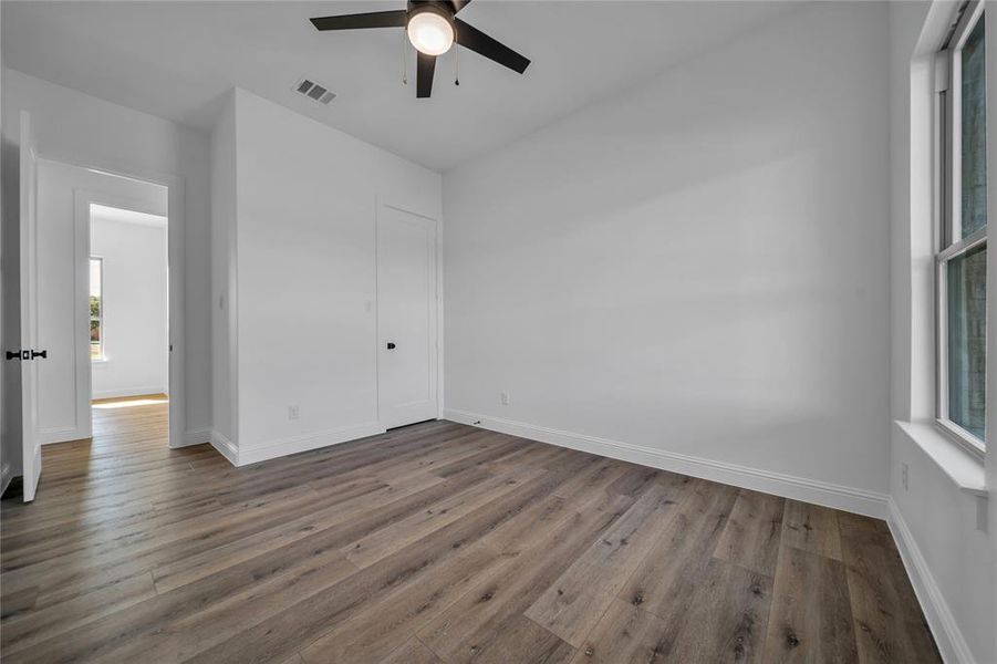 Spacious, unfurnished interior of a new home in , Red Oak (Image 14).