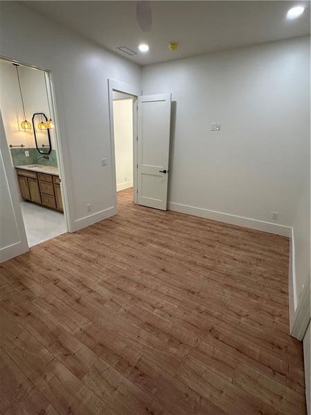 Spacious, unfurnished interior of a new home in , Atlanta (Image 20).