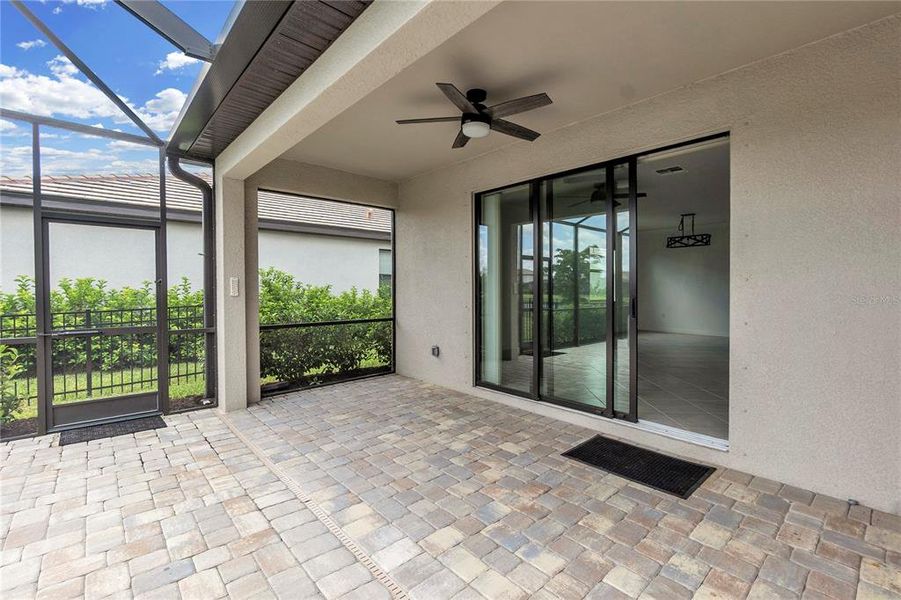 Exterior details and patio area of a home in , Bradenton (Image 20).