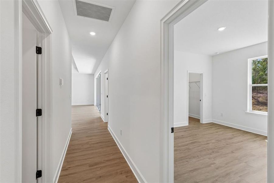 Spacious, unfurnished interior of a new home in , Weeki Wachee (Image 64).