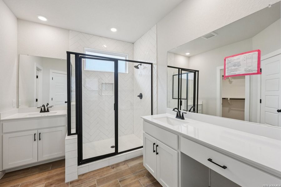 Furnished interior view inside a new home in Meyer Ranch, New Braunfels (Image 7).