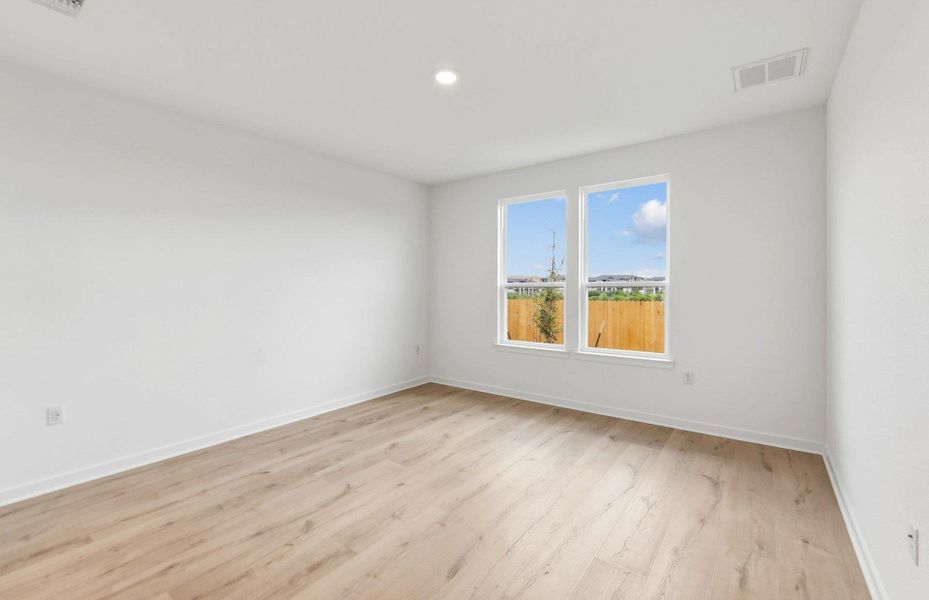 Spacious, unfurnished interior of a new home in Cameron Place, Manor (Image 17).