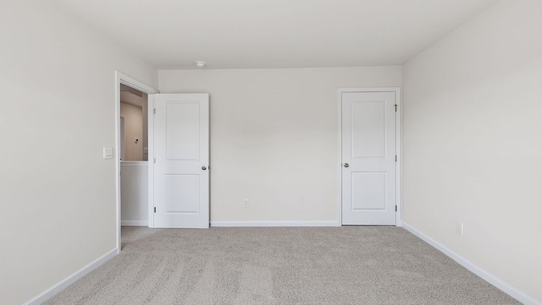 Spacious, unfurnished interior of a new home in Sage Grove, Lyman (Image 23).