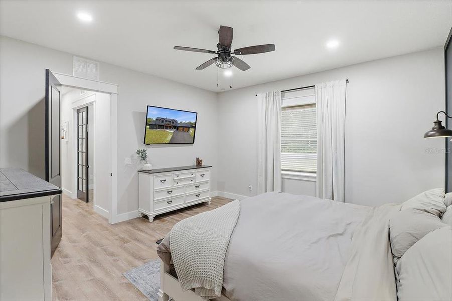 Furnished interior view inside a new home in , Inglis (Image 22).