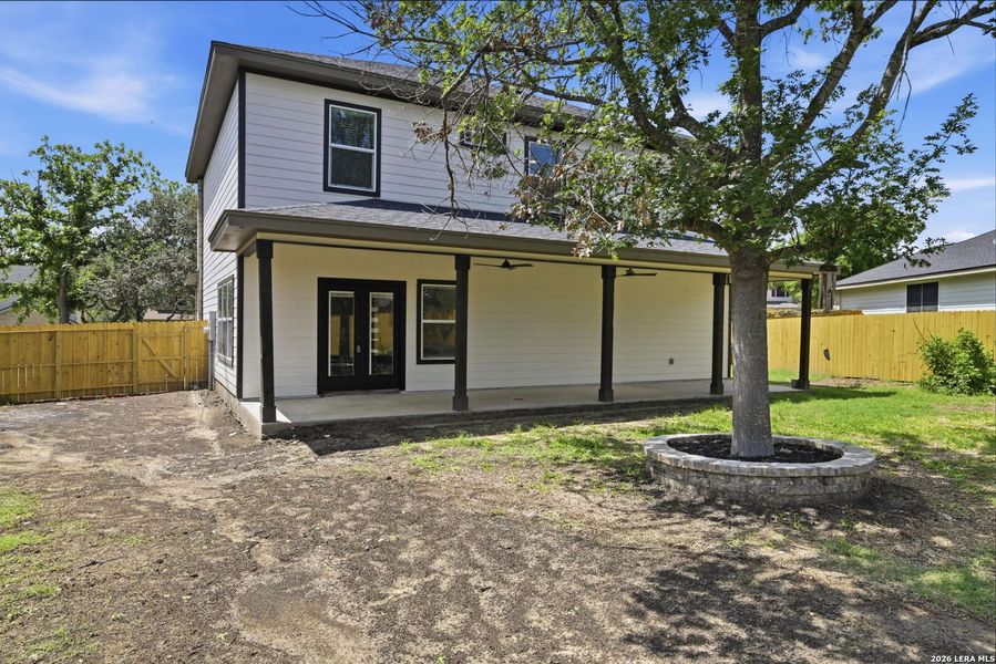 Exterior details and patio area of a home in , San Antonio (Image 4).