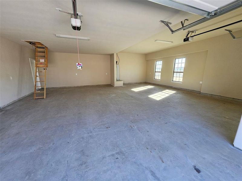 Spacious, unfurnished interior of a new home in Trails of Trenton, Trenton (Image 17).