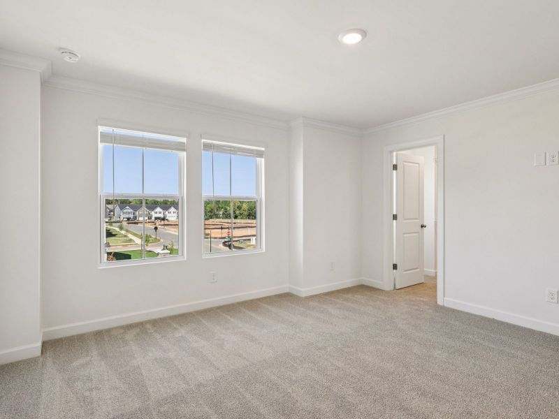 Spacious, unfurnished interior of a new home in Meadows at Wilson Farms - The Heights Series, Fort Mill (Image 12).