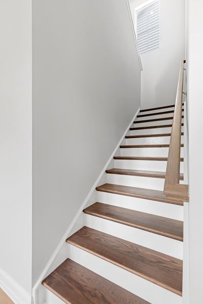 Spacious, unfurnished interior of a new home in , Summerville (Image 20).