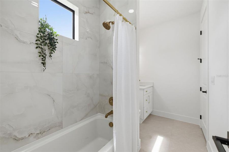 Image 36 of a home in .