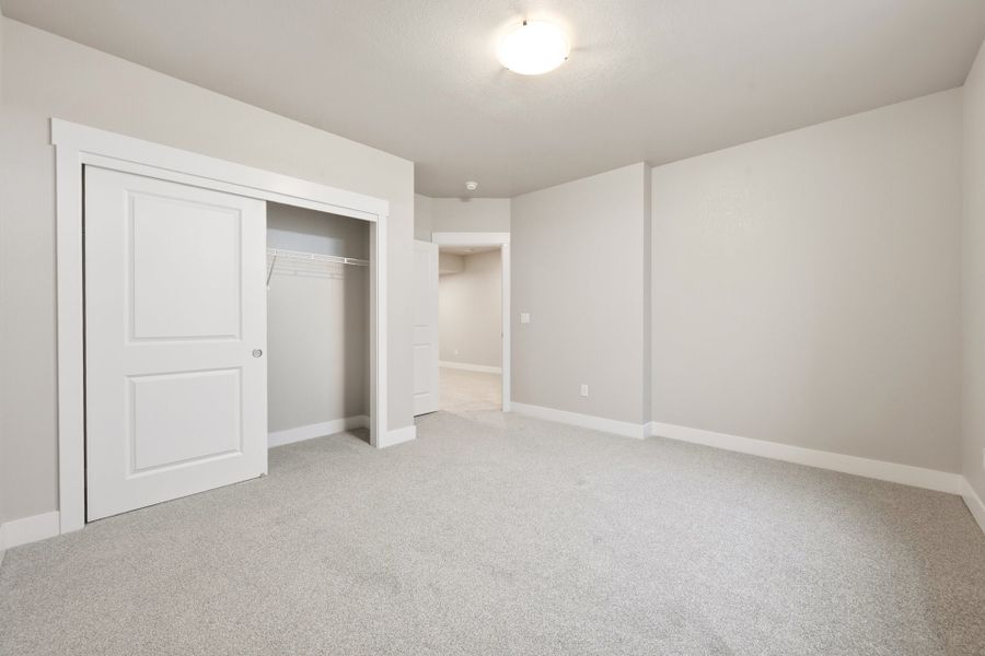 Spacious, unfurnished interior of a new home in The Lakes at Centerra, Loveland (Image 23).