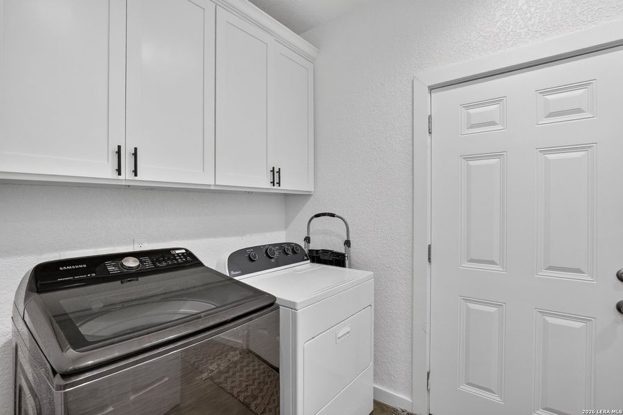 Furnished interior view inside a new home in , Kenedy (Image 4).