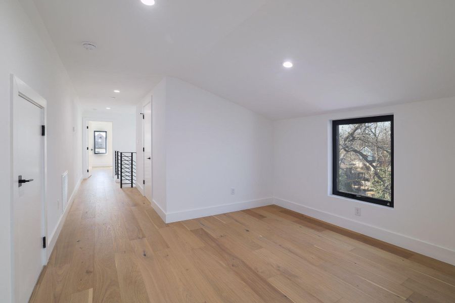 Spacious, unfurnished interior of a new home in , Austin (Image 22).