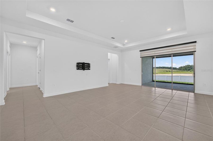 Spacious, unfurnished interior of a new home in , Apopka (Image 13).