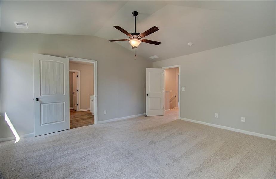 Spacious, unfurnished interior of a new home in Towne Center, Hampton (Image 22).