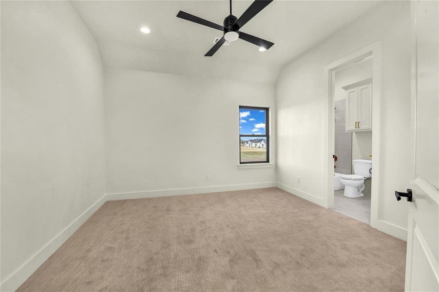 Spacious, unfurnished interior of a new home in , Aledo (Image 24).
