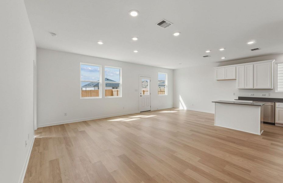 Spacious, unfurnished interior of a new home in Alto, San Marcos (Image 20).