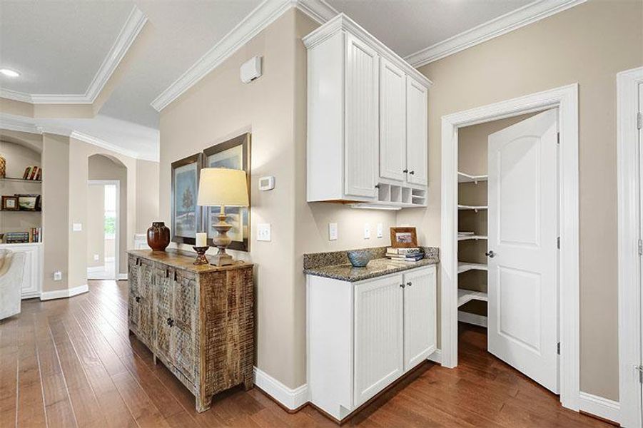 Shelter Bay, Message Center