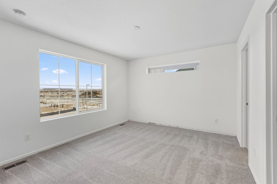 Spacious, unfurnished interior of a new home in Windler, Aurora (Image 12).