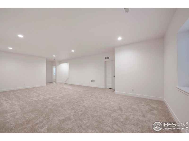 Spacious, unfurnished interior of a new home in , Windsor (Image 17).