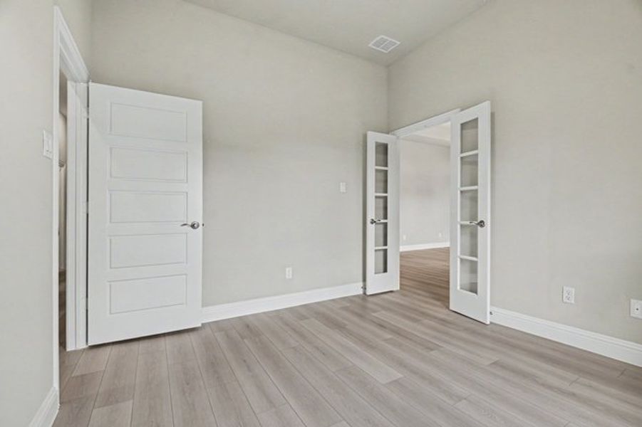 Spacious, unfurnished interior of a new home in Cole Crossing Estates, DeSoto (Image 31). Spacious, unfurnished interior of a new home in Cole Crossing Estates, DeSoto (Image 31).