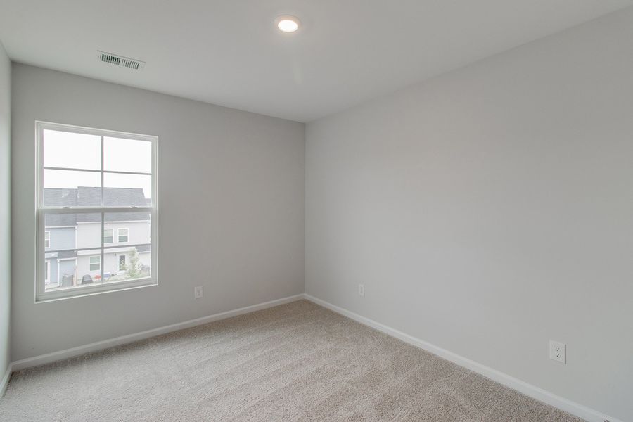 Spacious, unfurnished interior of a new home in Astoria, Columbia (Image 23).