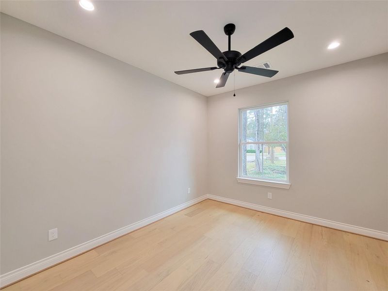Spacious, unfurnished interior of a new home in , Conroe (Image 37).