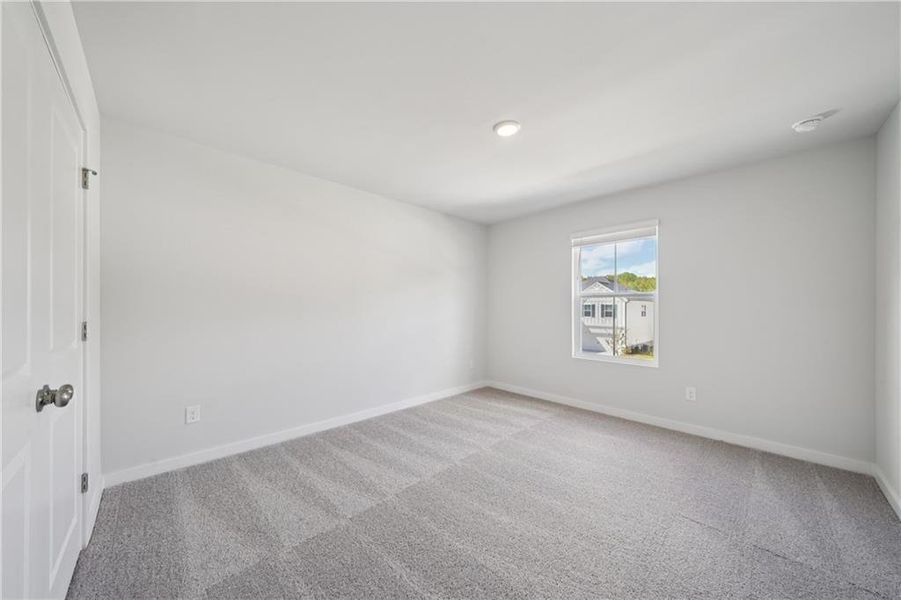 Spacious, unfurnished interior of a new home in Dove Lake, Grayson (Image 18).