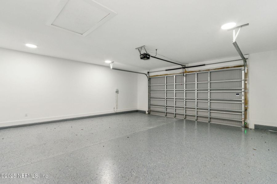 Spacious, unfurnished interior of a new home in , Fernandina Beach (Image 18).