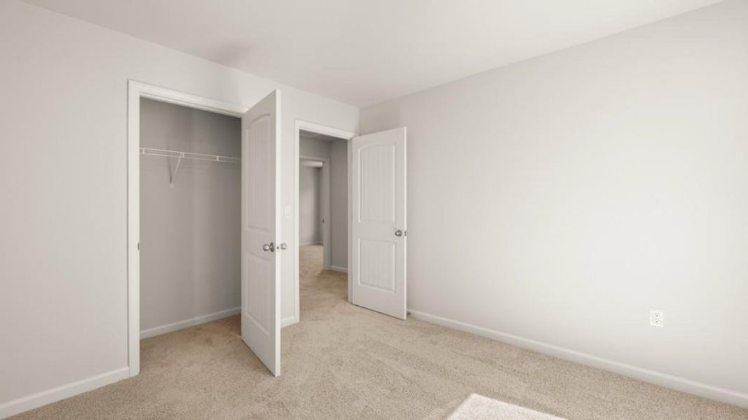 Spacious, unfurnished interior of a new home in Rolling Meadows, Jasper (Image 27).