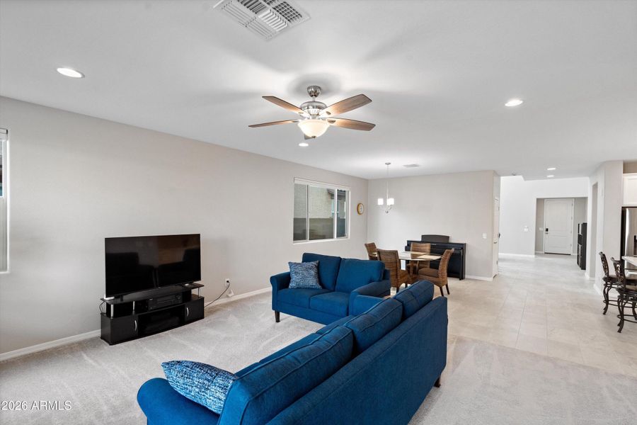 21-Family Room Dining 21-Family Room Dining