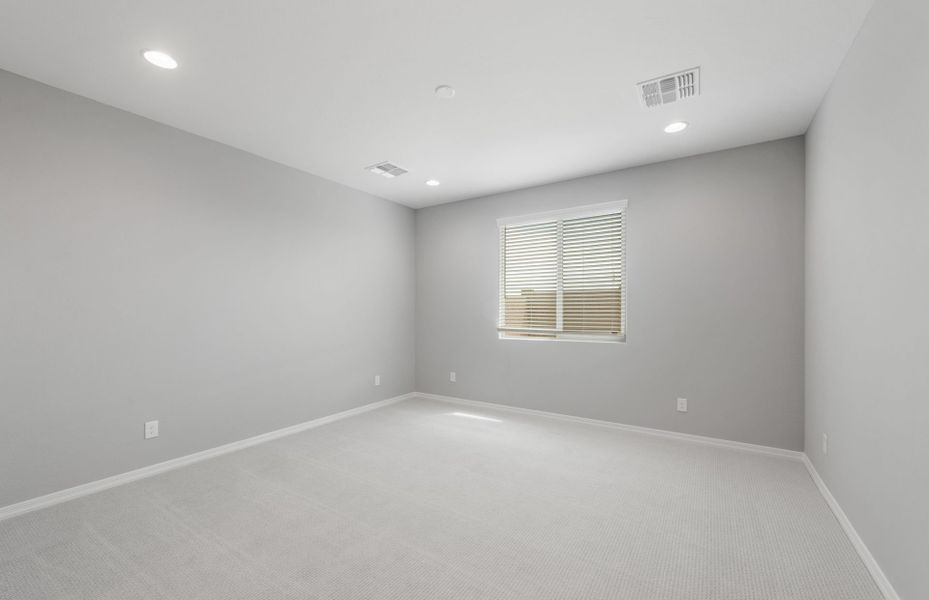 Spacious, unfurnished interior of a new home in El Rancho Santa Rosa, Maricopa (Image 19).