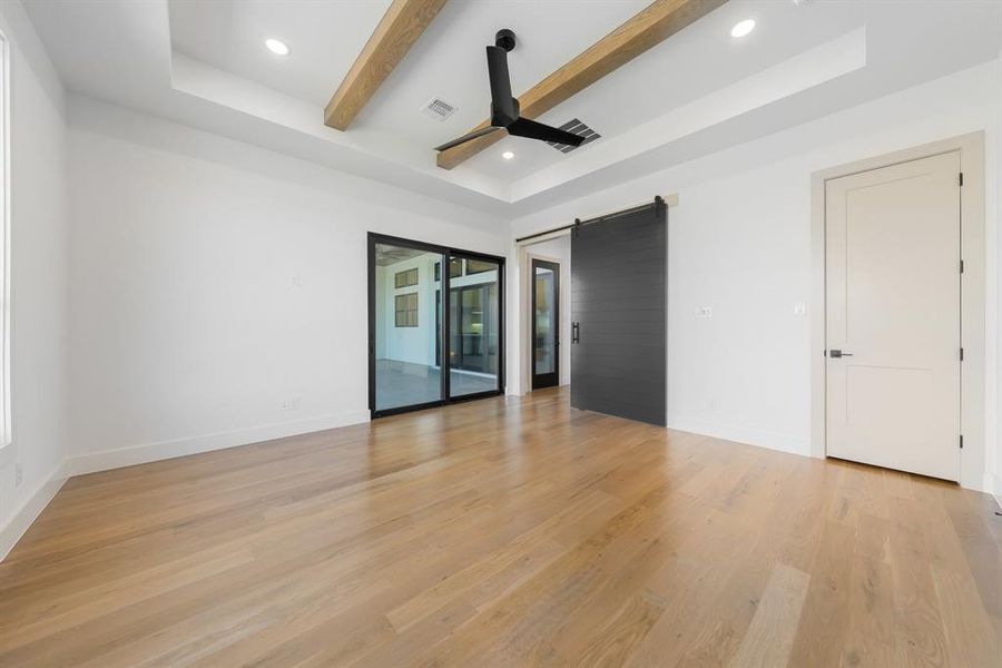Spacious, unfurnished interior of a new home in The Resort on Eagle Mt. Lake, Fort Worth (Image 23).