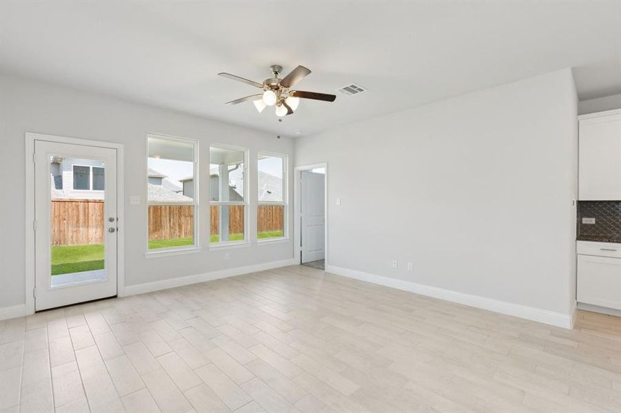 Spacious, unfurnished interior of a new home in Venetian, Weston (Image 20).