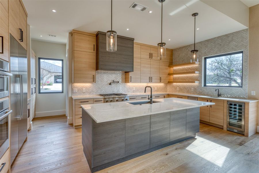 Furnished interior view inside a new home in , Horseshoe Bay (Image 9).