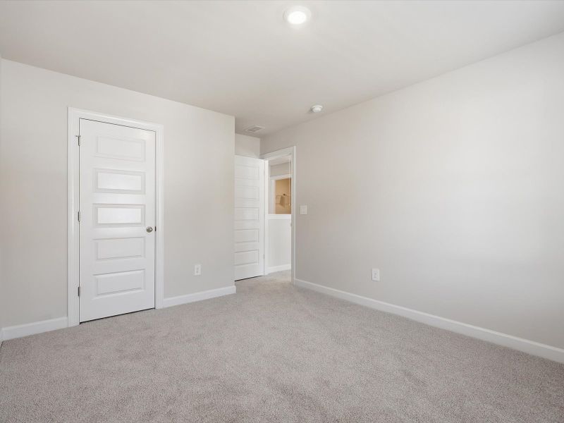 Spacious, unfurnished interior of a new home in Creek Ridge - Signature Collection, Spartanburg (Image 15). Spacious, unfurnished interior of a new home in Creek Ridge - Signature Collection, Spartanburg (Image 15).