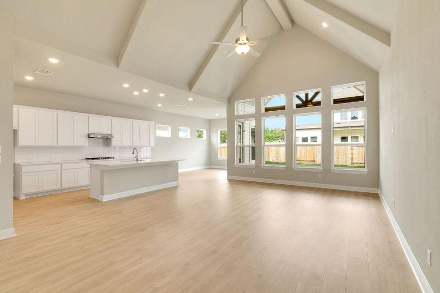 Representative unfurnished interior of a home built from the Roosevelt by GFO Home in Bluffview Reserve, Leander (Image 18).