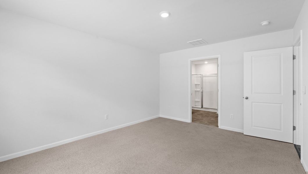 Spacious, unfurnished interior of a new home in Treemont Commons, Wellford (Image 23).