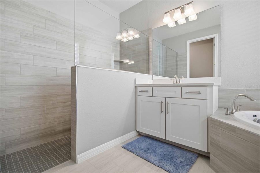 Furnished interior view inside a new home in Calusa Country Club, Lakewood Ranch (Image 35).