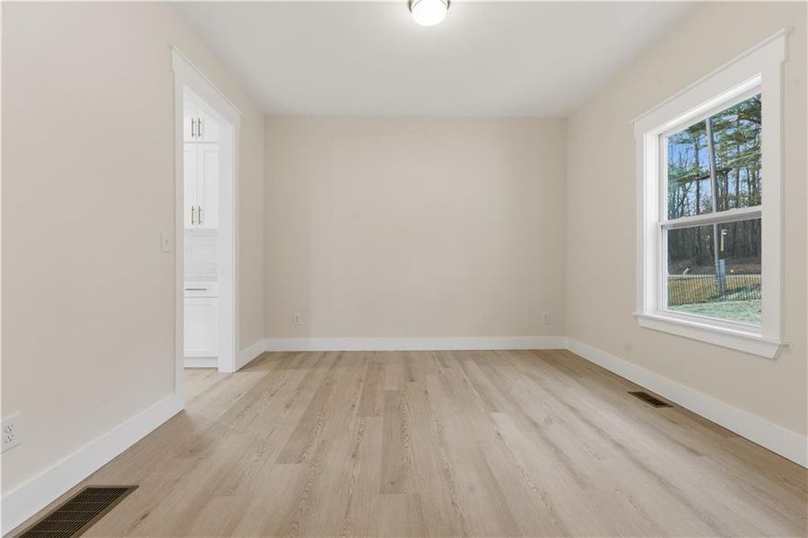 Spacious, unfurnished interior of a new home in , Mableton (Image 25).