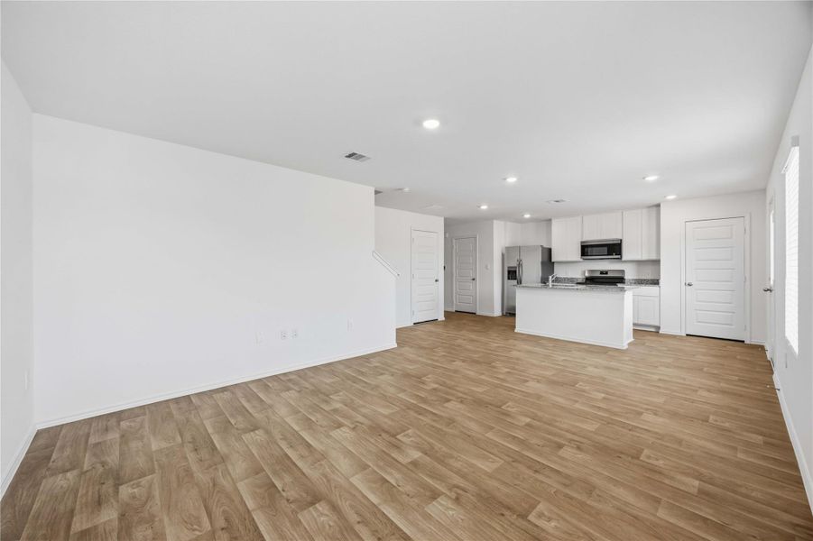 Spacious, unfurnished interior of a new home in Legacy Village, Houston (Image 15). Spacious, unfurnished interior of a new home in Legacy Village, Houston (Image 15).